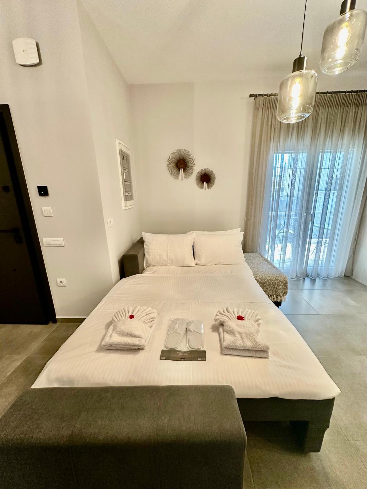 Louisa Luxury Apartments Preveza Eksteriør billede